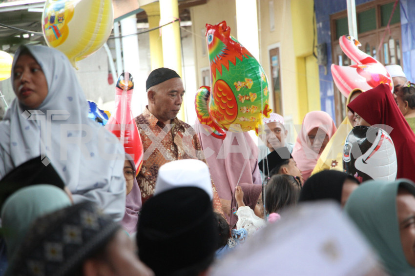 Grandfather with Ballon