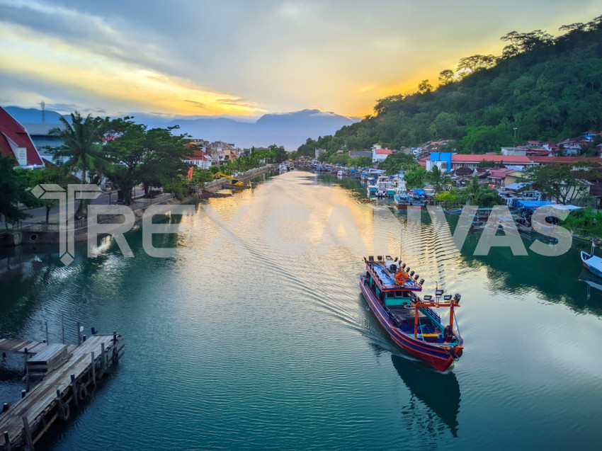 Sunrise in the fishing village