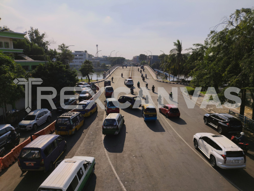 Tangerang station intersection