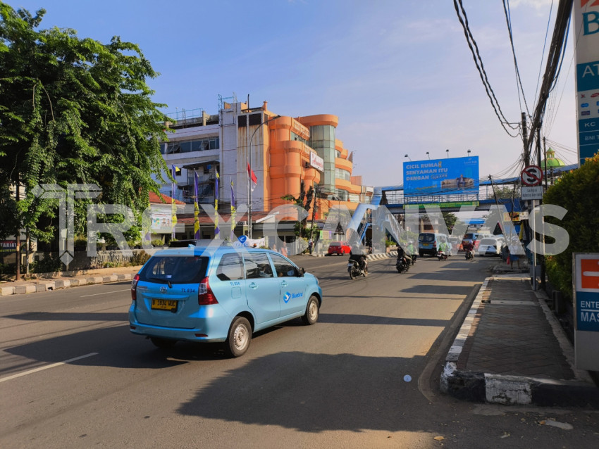 Tangerang station intersection