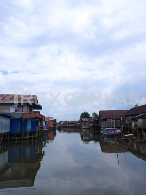 River and floating house